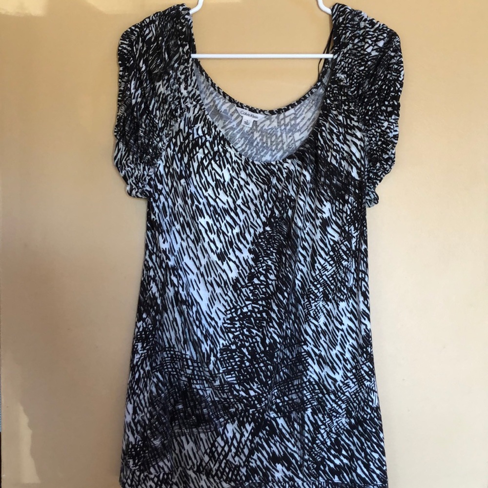 🩷SOLD❤️CALVIN KLEIN Short Sleeve Black&White Top Size L
